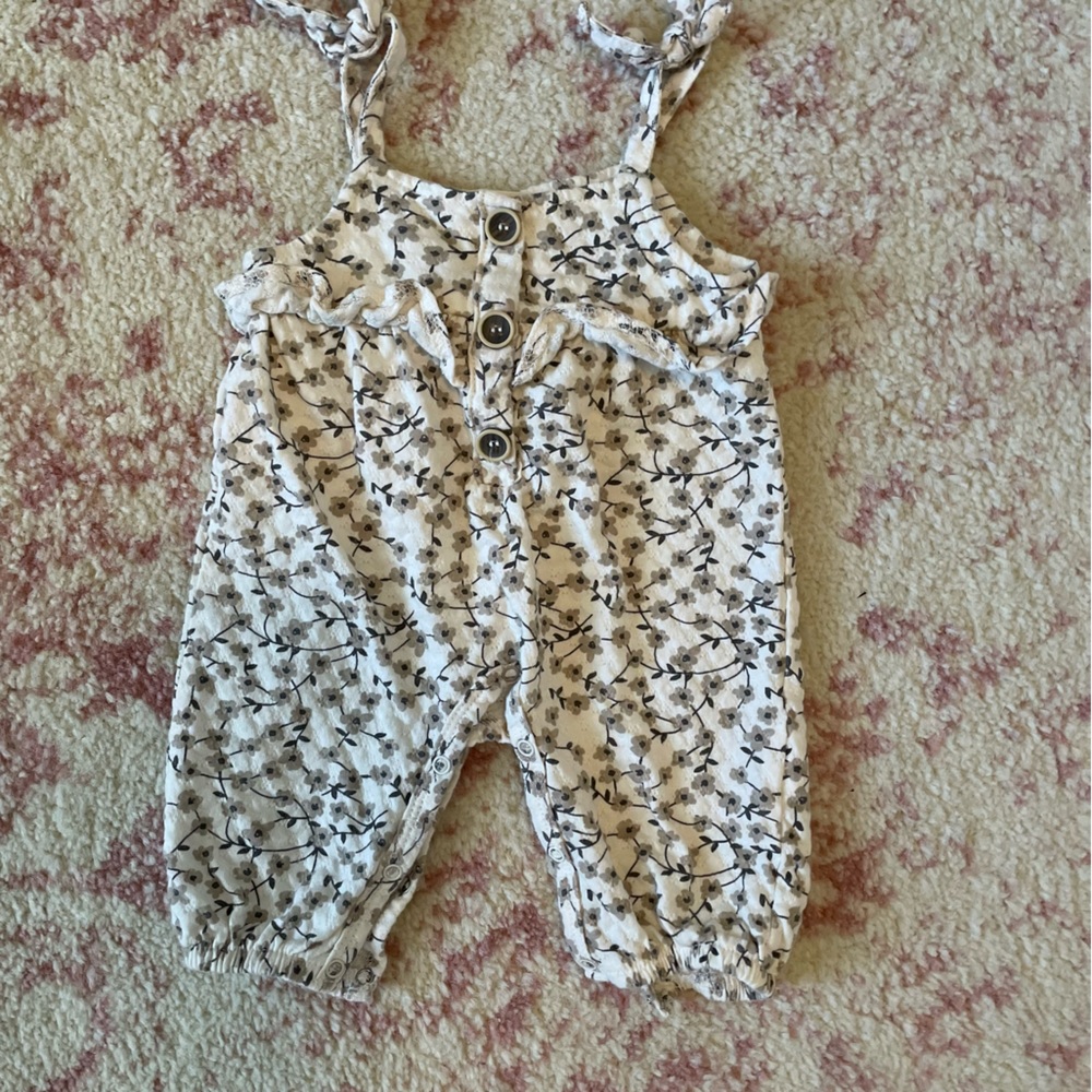 Jessica Simpson fall romper 0-3m